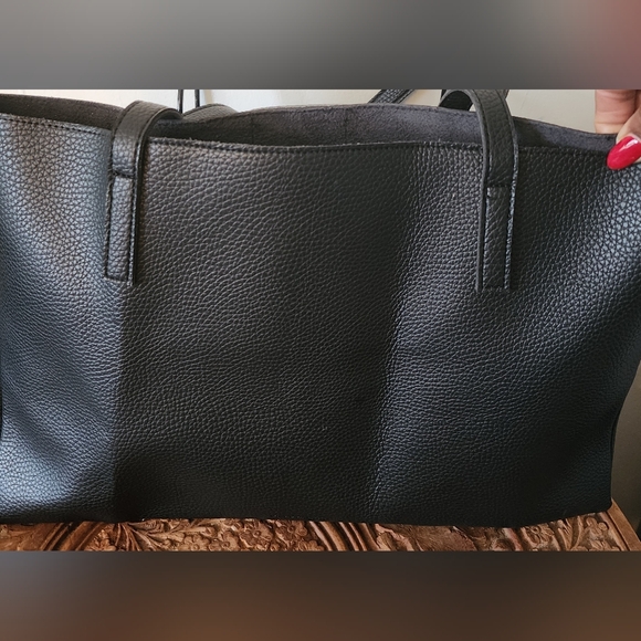 Vince Camuto Textured Black Vigan Leather Shoulder Bag. - Picture 2 of 8